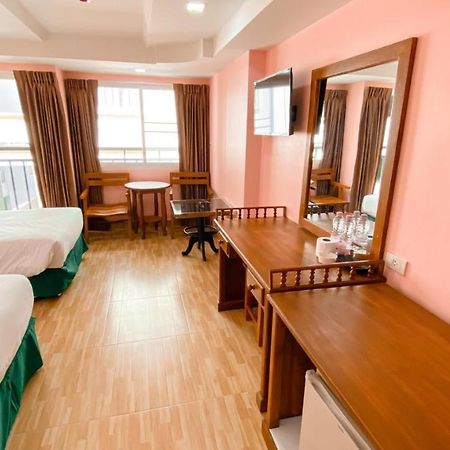 A.A. Pattaya Golden Beach Hotel Esterno foto