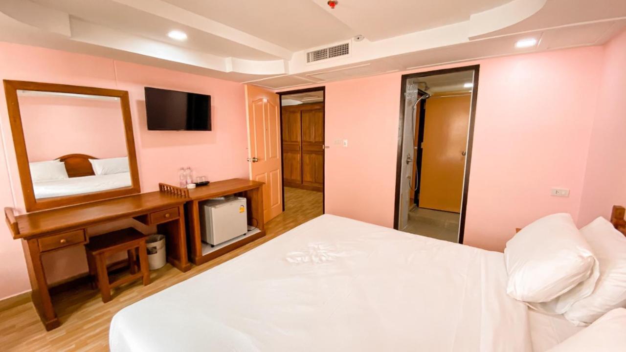 A.A. Pattaya Golden Beach Hotel Esterno foto