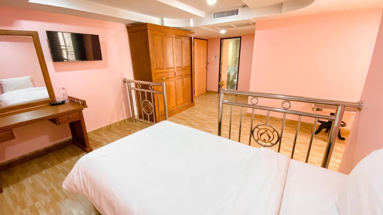 A.A. Pattaya Golden Beach Hotel Esterno foto