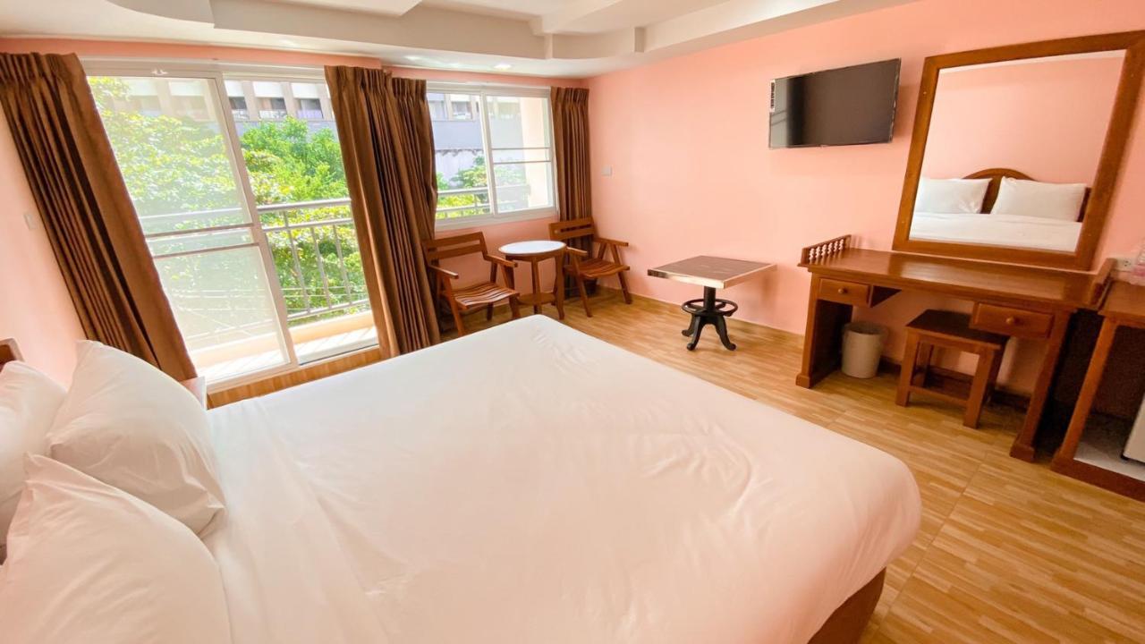 A.A. Pattaya Golden Beach Hotel Esterno foto