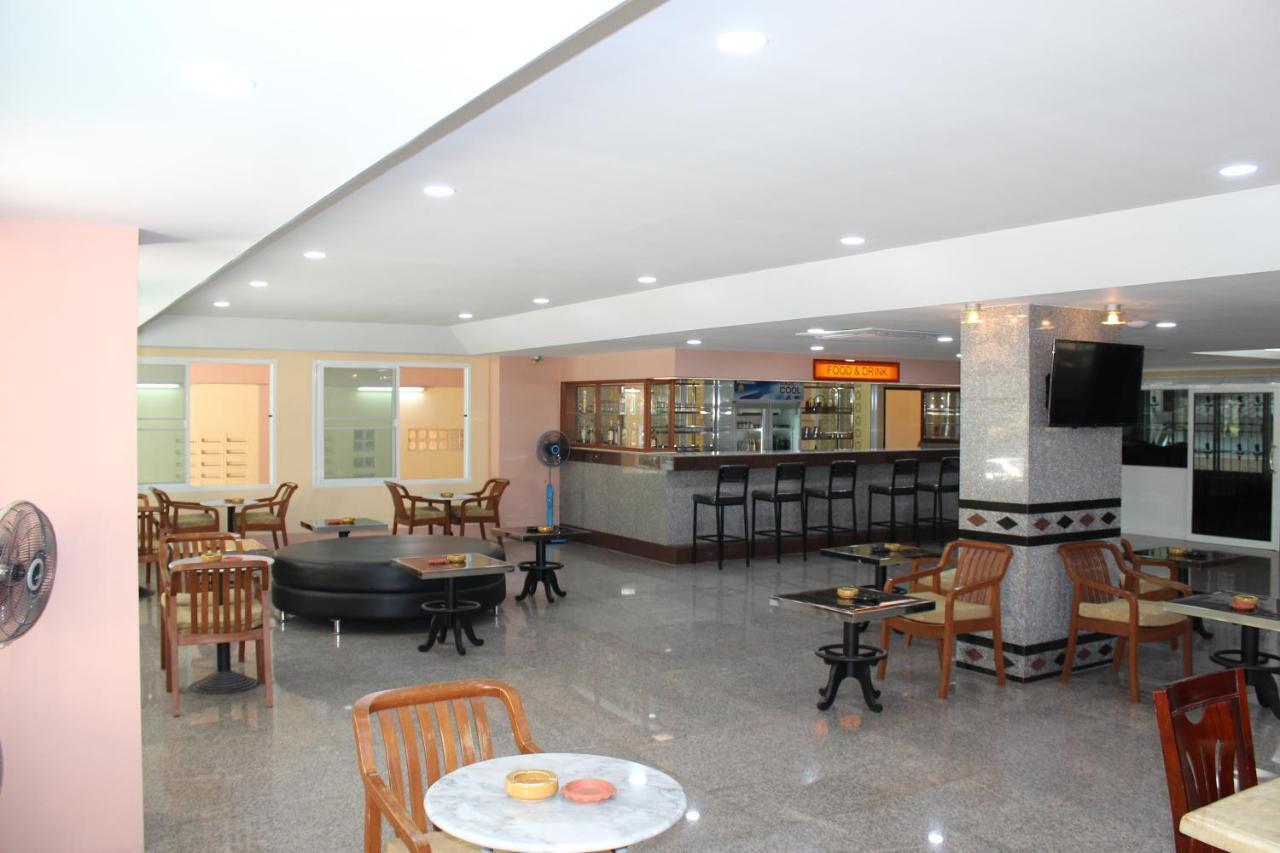 A.A. Pattaya Golden Beach Hotel Esterno foto